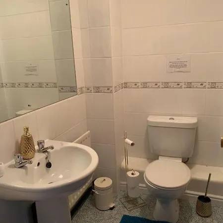 Luxury Spacious 2 Bedroom Riverside House *
