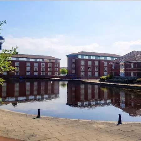 Apartment Luxury Spacious 2 Bedroom Riverside House *